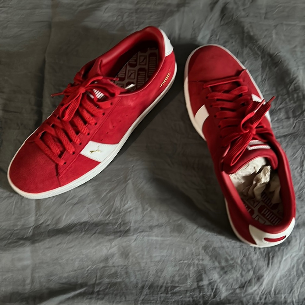 Men’s suede puma sneakers